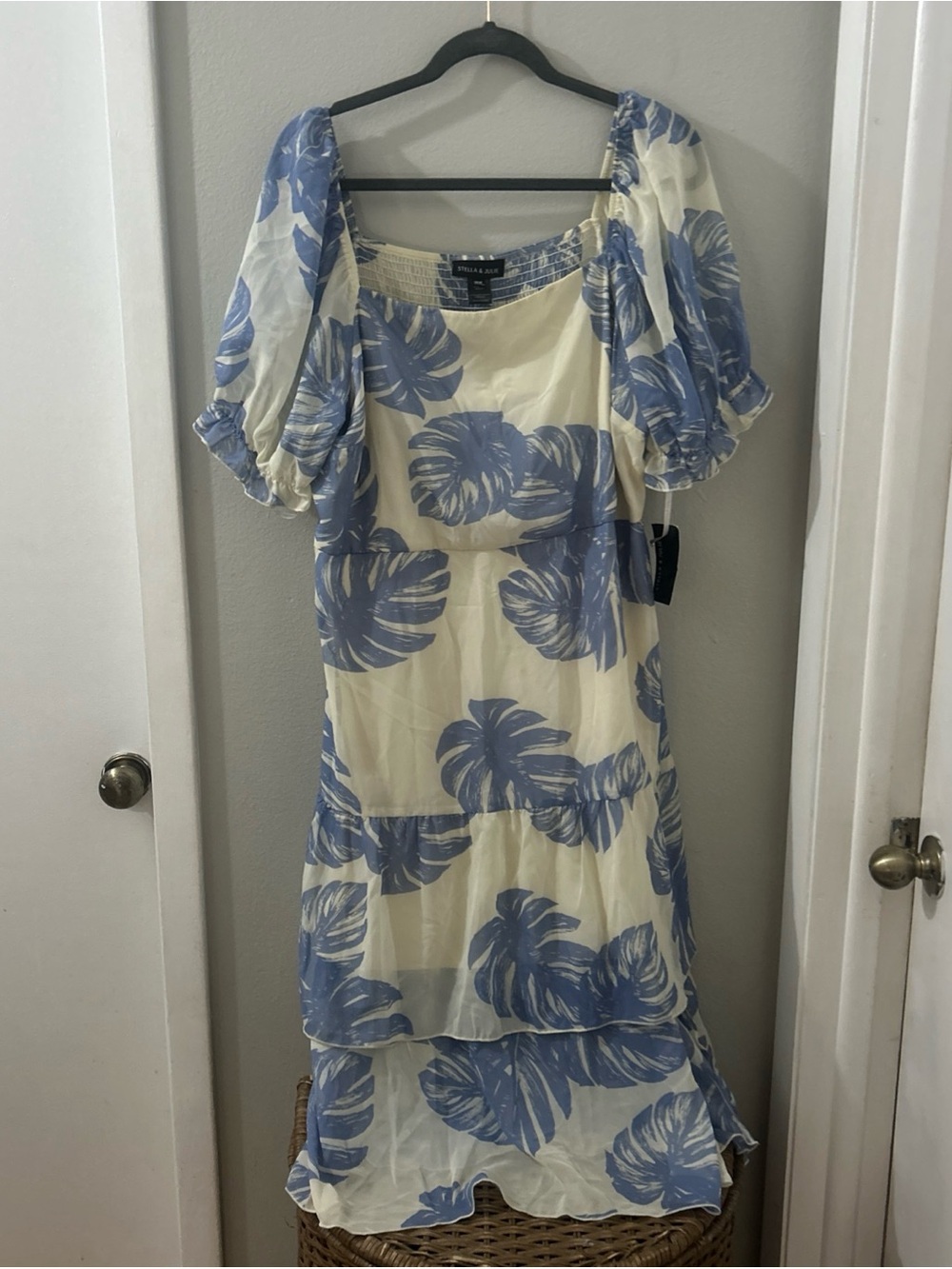NWT Stella & Julie Ladies Plus Leaf Print Puff Sleeve Midi Dress 16W